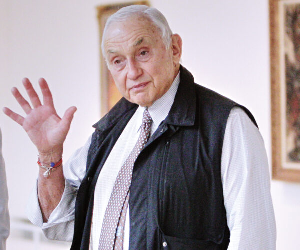 Ohio billionaire Les Wexner says he was ‘duped’ by Jeffrey Epstein